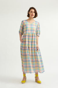 Cotton refresher check maxi dress. A softly tiered shape, with gentle tiers, a softly puffed (but not too puffy) sleeves, an optional sash and of course lovely deep pockets. Loose enough to go over the head, yet with enough shaping in the upper body for a flattering fit. 